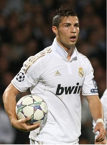 土媒：费内巴切想租努涅斯，附带选择买断条款