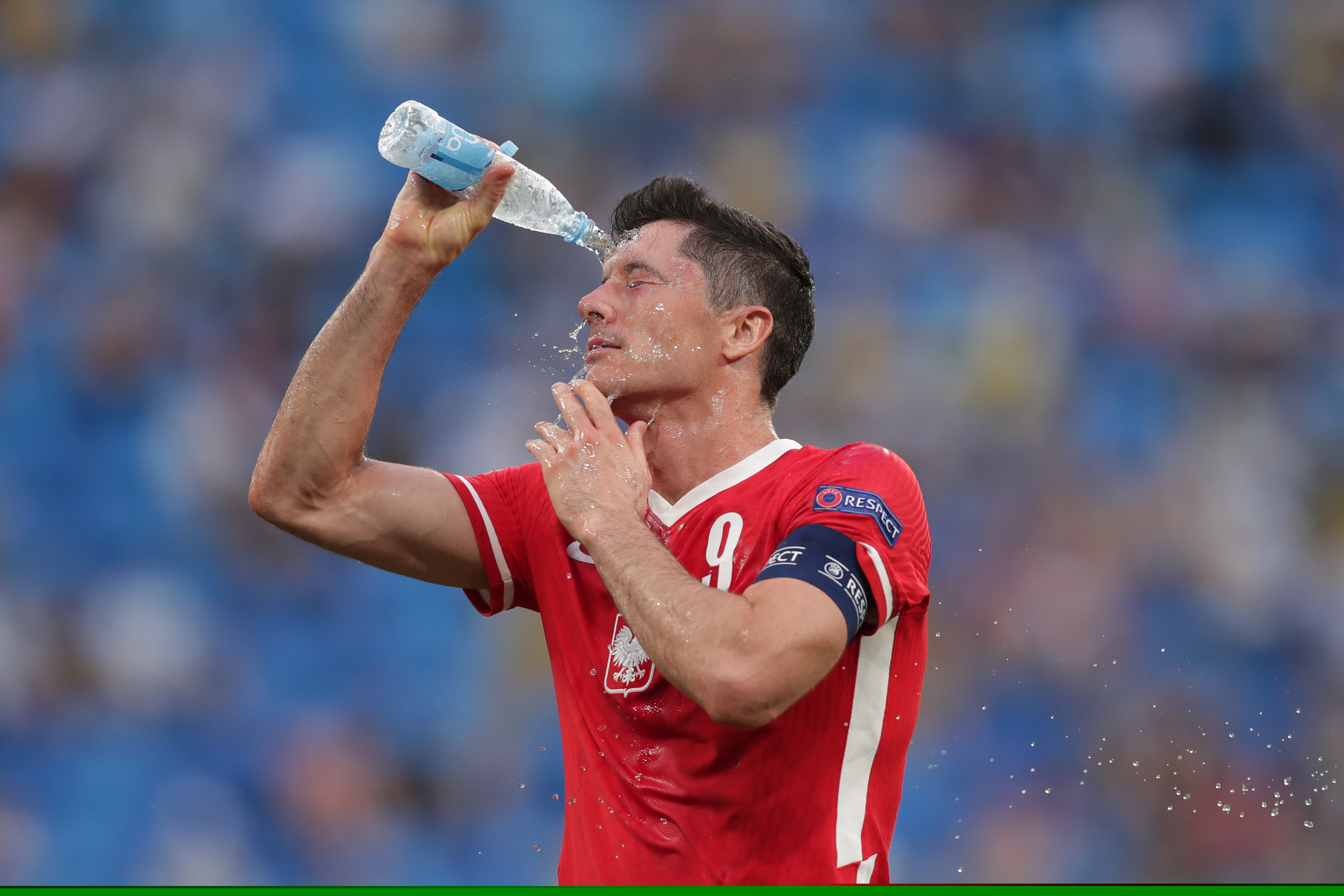 [国内足球中超]第15轮：国安锁定半程冠军 蓉城5-0大胜新鹏城