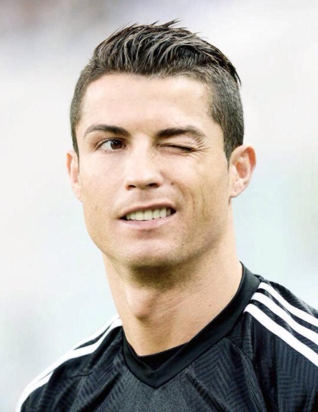 [德甲]布兰特主罚任意球 皮球直挂球门死角